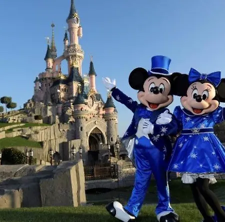 Grand 3 Pres Disneyland *